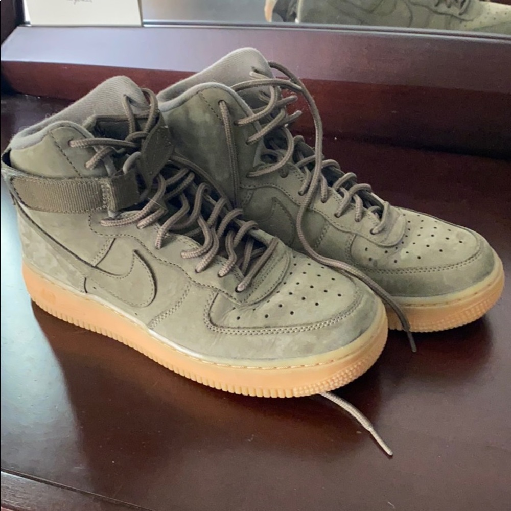 Barely worn Nike Air Force 1 High